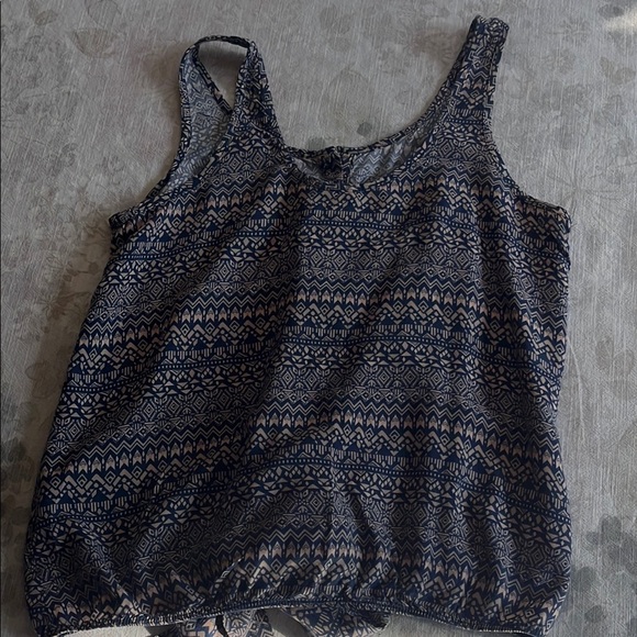 Vintage Kirra Blue and Cream Geometric Sleeveless Bohemian Top with Tie - Picture 13 of 13